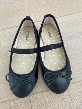 Cat & Jack Black Girls' Mary Jane Bow Flats